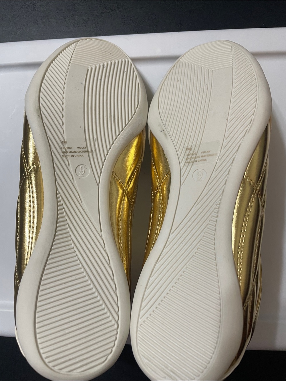 Cape Robbin Gold & white Vulay round toe Women's Athletic Sneakers NWT Sz. 9 - Picture 11 of 13